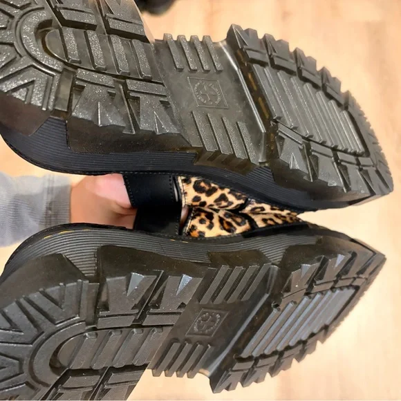 Dr. Martens Mattison Slide Black and Leopard - Picture 4 of 6